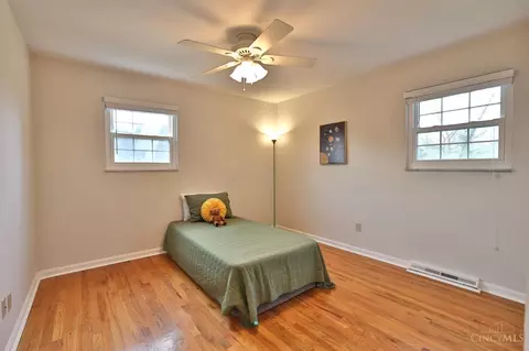 Bedroom - 10021 Windzag Ln, Montgomery, OH 45242 photo 5 of 7