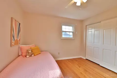 Bedroom - 10021 Windzag Ln, Montgomery, OH 45242 photo 4 of 7