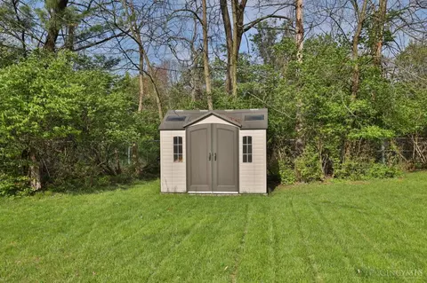 Exterior - 10021 Windzag Ln, Montgomery, OH 45242 photo 11 of 14