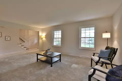 Living - 10021 Windzag Ln, Montgomery, OH 45242 photo 1 of 7