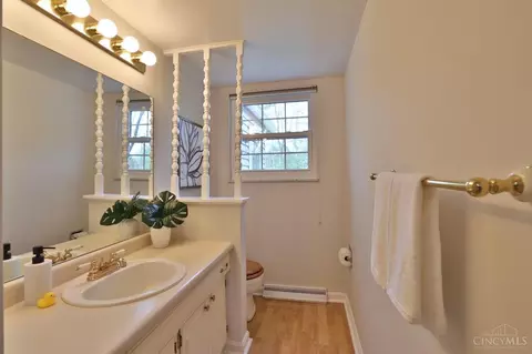 Bath - 10021 Windzag Ln, Montgomery, OH 45242 photo 1 of 7