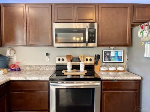 Kitchen - 4483 Megan Danielle Dr, Morrow, OH 45152 photo 3 of 7