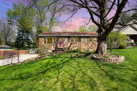 6052 Johnson St, Madeira, OH 45243