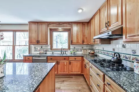 Kitchen - 8698 Totempole Dr, Cincinnati, OH 45249 photo 3 of 5