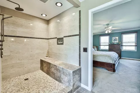 Bath - 8698 Totempole Dr, Cincinnati, OH 45249 photo 4 of 7