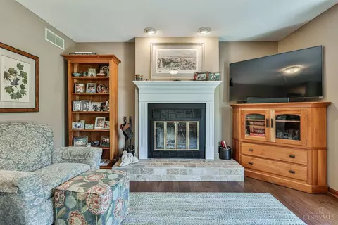 Living - 8698 Totempole Dr, Cincinnati, OH 45249 photo 5 of 7