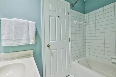 Bath - 8698 Totempole Dr, Cincinnati, OH 45249 photo 6 of 7
