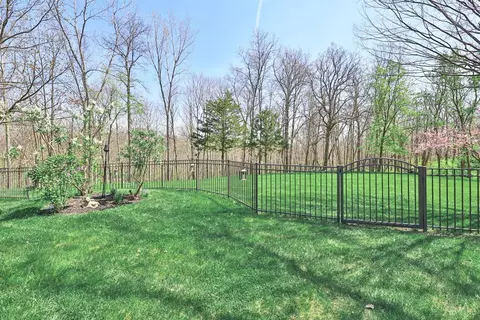 Exterior - 8698 Totempole Dr, Cincinnati, OH 45249 photo 12 of 14