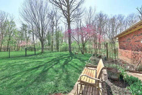 Exterior - 8698 Totempole Dr, Cincinnati, OH 45249 photo 9 of 14