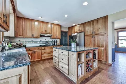 Kitchen - 8698 Totempole Dr, Cincinnati, OH 45249 photo 2 of 5