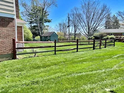 Exterior - 845 Ligorio Ave, Greenhills, OH 45218 photo 9 of 10