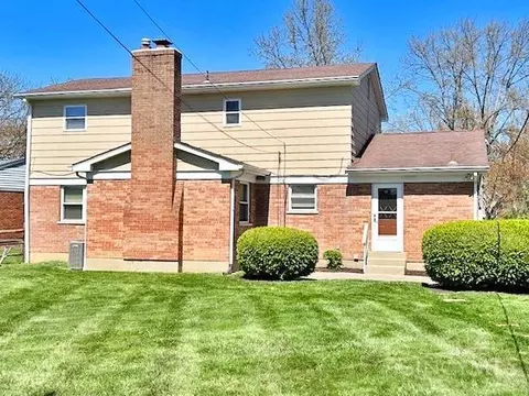 Exterior - 845 Ligorio Ave, Greenhills, OH 45218 photo 6 of 10