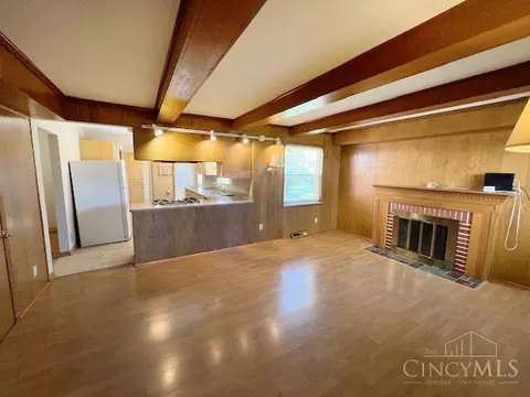 Living - 845 Ligorio Ave, Greenhills, OH 45218 photo 1 of 3