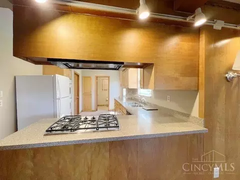 Kitchen - 845 Ligorio Ave, Greenhills, OH 45218 photo 4 of 4
