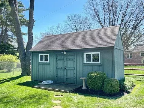 Exterior - 845 Ligorio Ave, Greenhills, OH 45218 photo 10 of 10