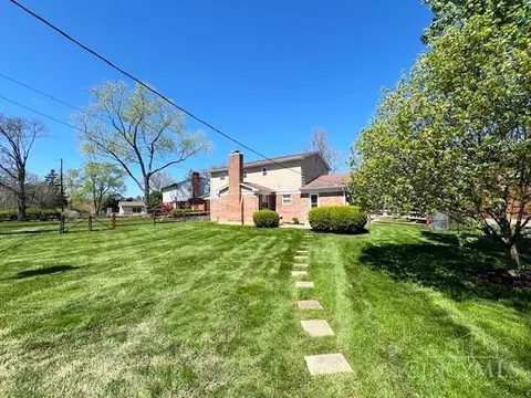 Exterior - 845 Ligorio Ave, Greenhills, OH 45218 photo 8 of 10
