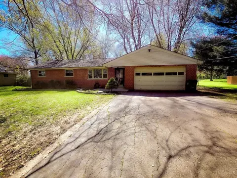 1129 Flick Ln, Batavia, OH 45103