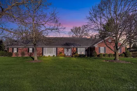 1226 Balmoral Dr, Cincinnati, OH 45233