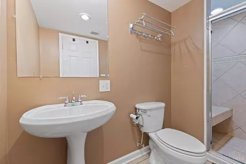Bath - 11884 Hamden Dr, Forest Park, OH 45240 photo 3 of 3