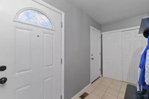 Entry Way - 11884 Hamden Dr, Forest Park, OH 45240 photo 2 of 2