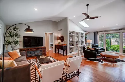 Living - 1920 Gregory Ln, Cincinnati, OH 45206 photo 2 of 8
