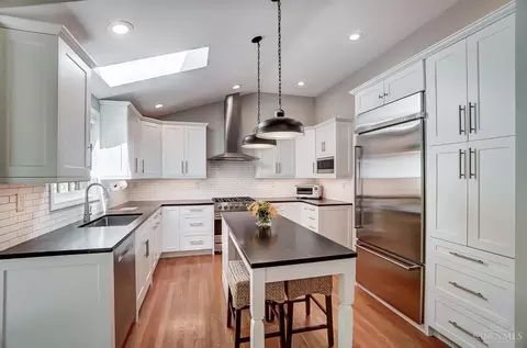 Kitchen - 1920 Gregory Ln, Cincinnati, OH 45206 photo 2 of 5