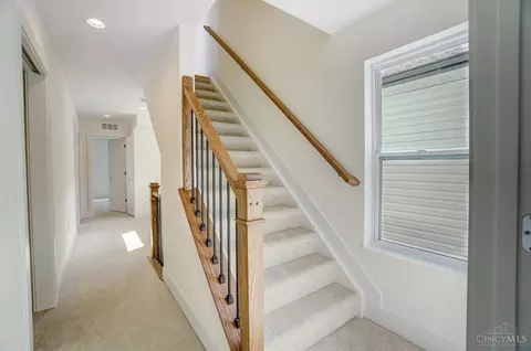 Entry Way - 3035 Cinnamon St, Cincinnati, OH 45208 photo 3 of 3