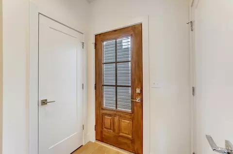 Entry Way - 3035 Cinnamon St, Cincinnati, OH 45208 photo 1 of 3