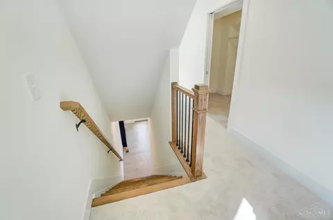 Entry Way - 3035 Cinnamon St, Cincinnati, OH 45208 photo 2 of 3