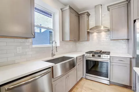 Kitchen - 3035 Cinnamon St, Cincinnati, OH 45208 photo 3 of 6
