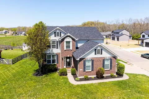 402 Sudbury Dr, Trenton, OH 45067