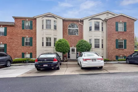 5451 Asbury Lake Dr #68, Cincinnati, OH 45247
