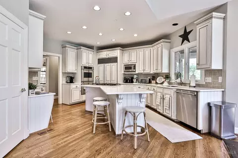 Kitchen - 7680 Foxgate Ln, Cincinnati, OH 45243 photo 1 of 3
