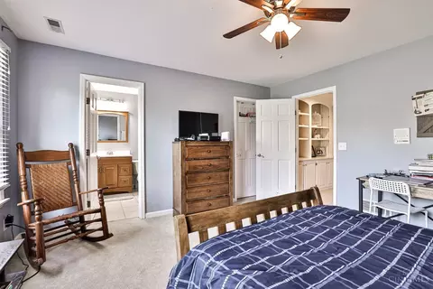 Bedroom - 7680 Foxgate Ln, Cincinnati, OH 45243 photo 4 of 5