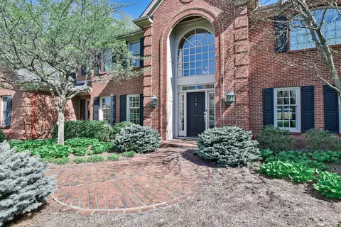 Exterior - 7680 Foxgate Ln, Cincinnati, OH 45243 photo 7 of 13