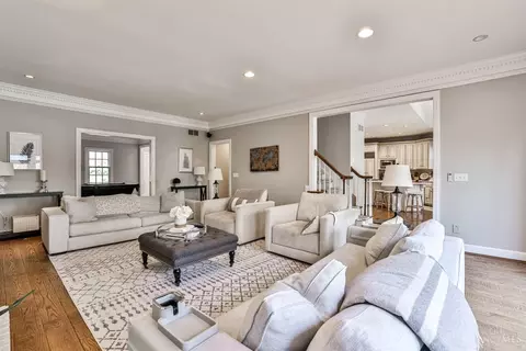 Living - 7680 Foxgate Ln, Cincinnati, OH 45243 photo 4 of 7