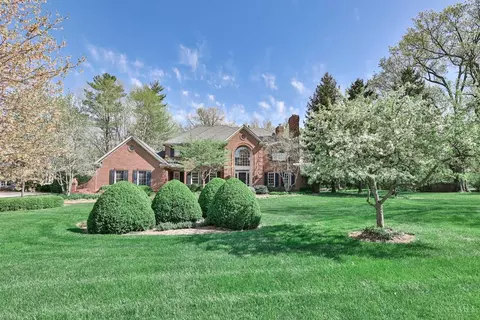 Exterior - 7680 Foxgate Ln, Cincinnati, OH 45243 photo 2 of 13