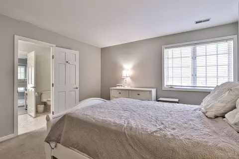 Bedroom - 7680 Foxgate Ln, Cincinnati, OH 45243 photo 3 of 5