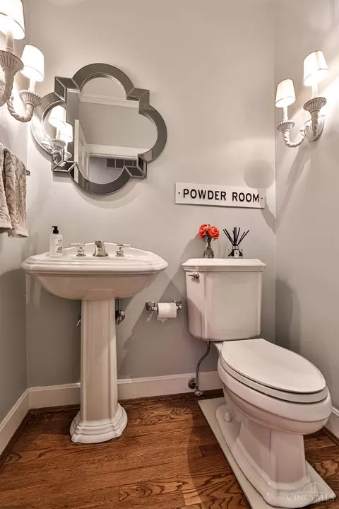 Bath - 7680 Foxgate Ln, Cincinnati, OH 45243 photo 1 of 6