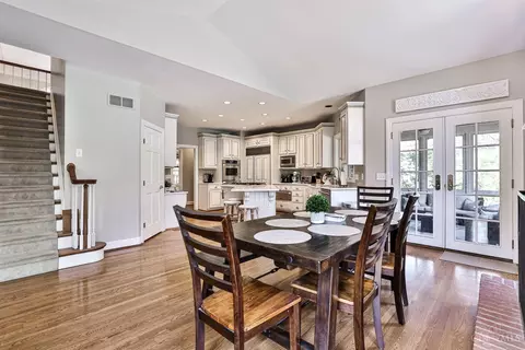 Dining - 7680 Foxgate Ln, Cincinnati, OH 45243 photo 3 of 4