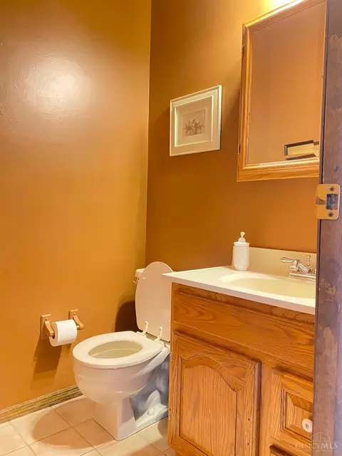 Bath - 2347 Cranbrook Dr, Cincinnati, OH 45231 photo 1 of 5