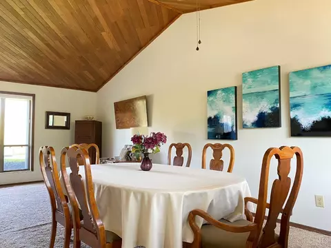 Dining - 2347 Cranbrook Dr, Cincinnati, OH 45231 photo 2 of 4
