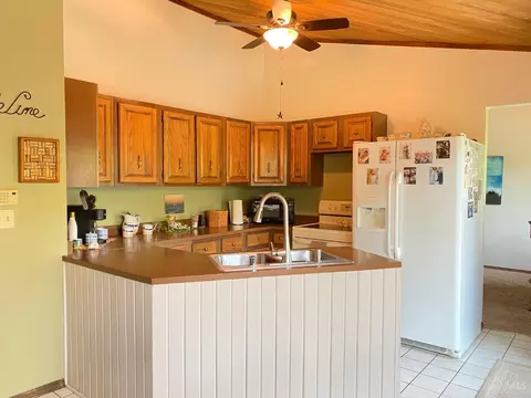 Kitchen - 2347 Cranbrook Dr, Cincinnati, OH 45231 photo 2 of 4