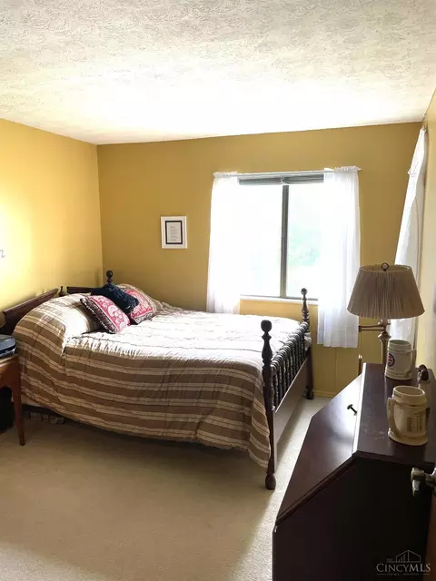 Bedroom - 2347 Cranbrook Dr, Cincinnati, OH 45231 photo 4 of 6
