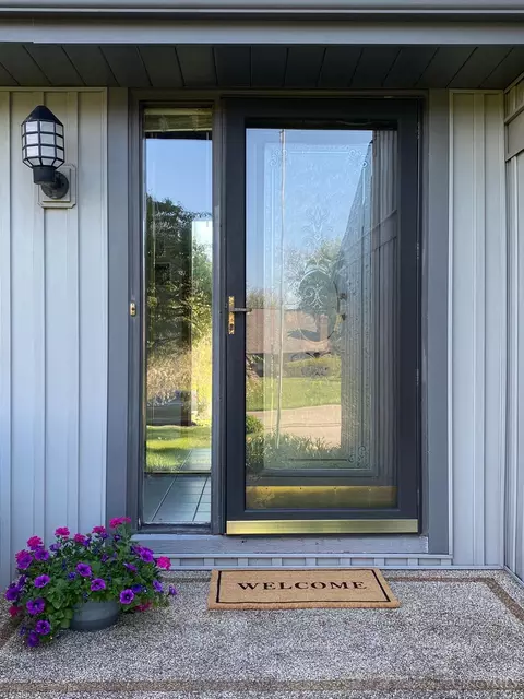 Entry Way - 2347 Cranbrook Dr, Cincinnati, OH 45231 photo 1 of 4