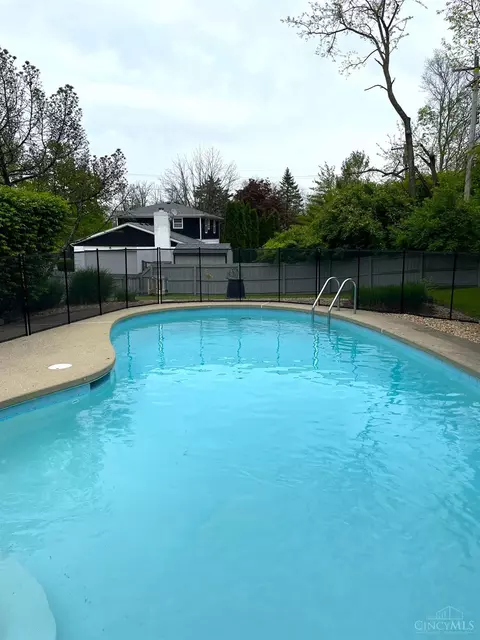 Exterior - 2347 Cranbrook Dr, Cincinnati, OH 45231 photo 6 of 8