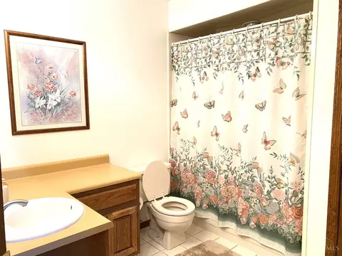 Bath - 2347 Cranbrook Dr, Cincinnati, OH 45231 photo 5 of 5