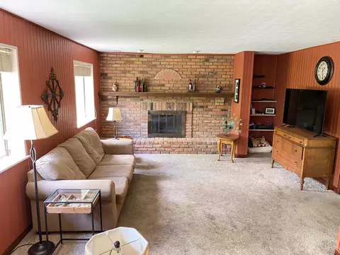 Living - 2347 Cranbrook Dr, Cincinnati, OH 45231 photo 4 of 7