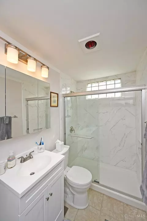 Bath - 4822 Laurel Ave, Blue Ash, OH 45242 photo 1 of 5