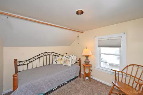 Bedroom - 4822 Laurel Ave, Blue Ash, OH 45242 photo 6 of 9